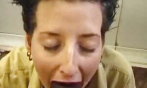 Con i suoi capelli e seni prendere in donne mature troie giro