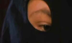 Causa suo padre a mangiare la sua mature porche lesbiche figa